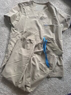 Figs Taupe Scrub Set with Blue Drawstring